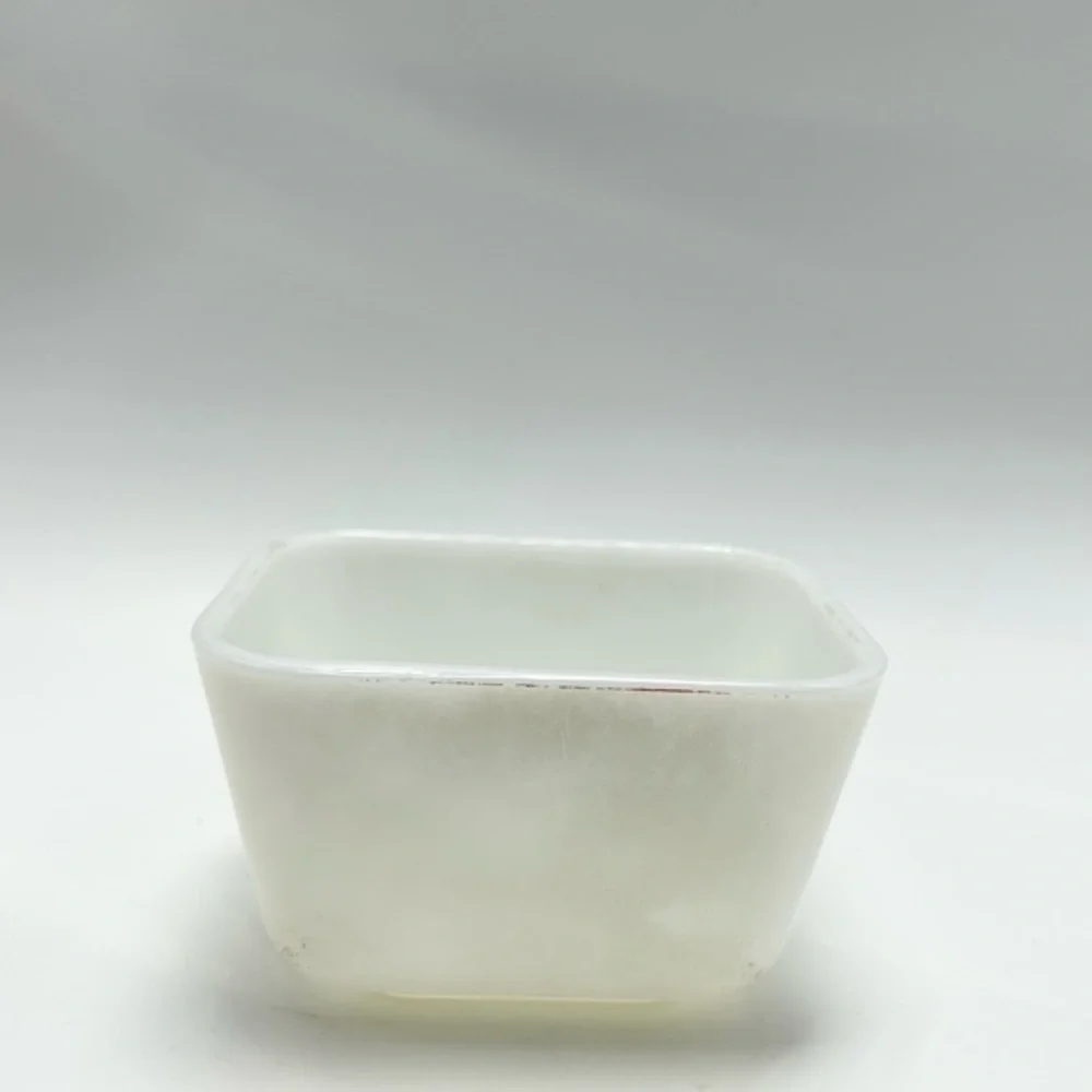 Pyrex - dish. - Picture 3 of 15